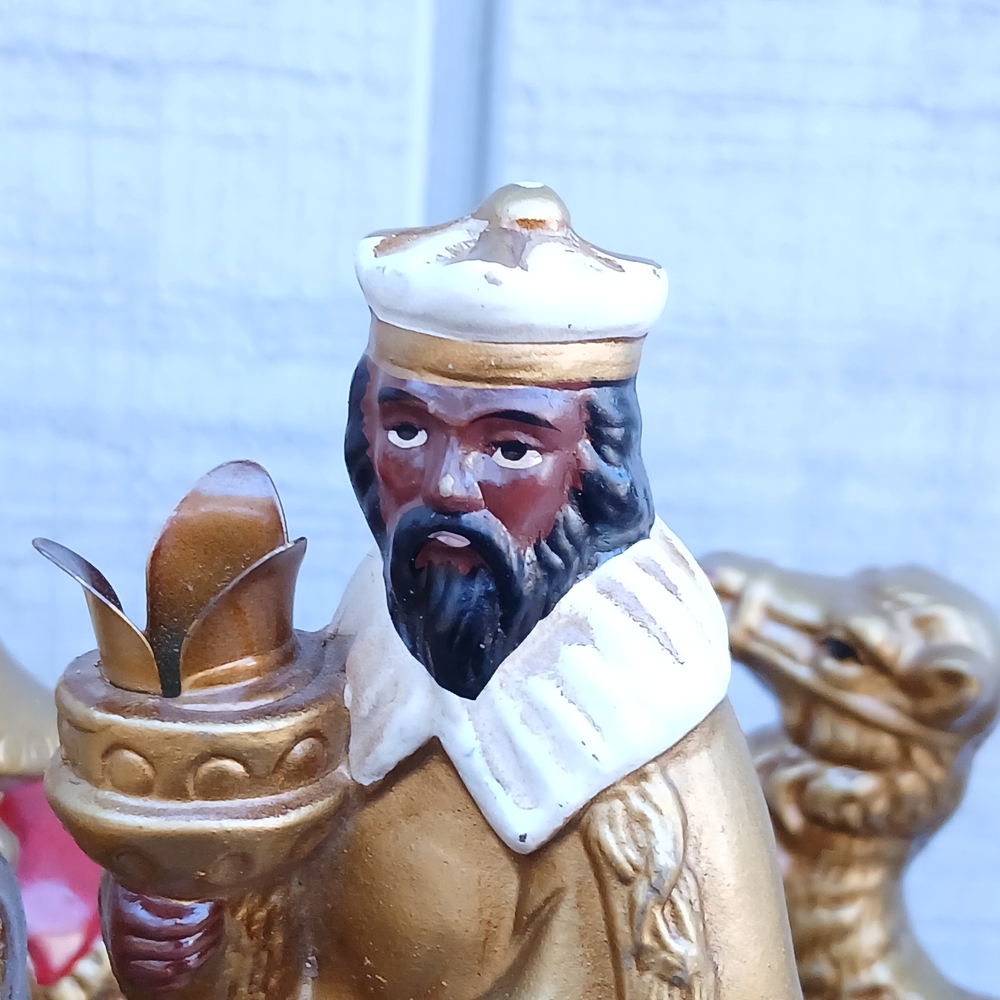 Gold and Blue Three Kings Candleholders Figurines - Picture 7 of 16